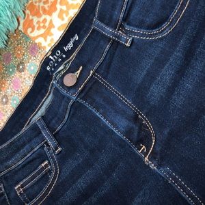 DARK WASH JEANS 😻 SIZE M